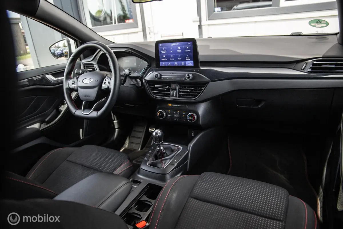 1.5 EcoB ST-Line|Winterpack|PDC|Carplay|