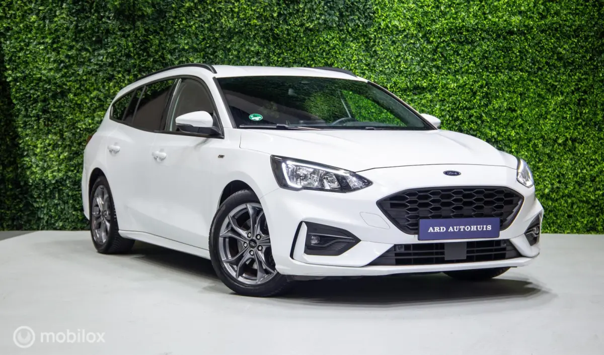 1.5 EcoB ST-Line|Winterpack|PDC|Carplay|