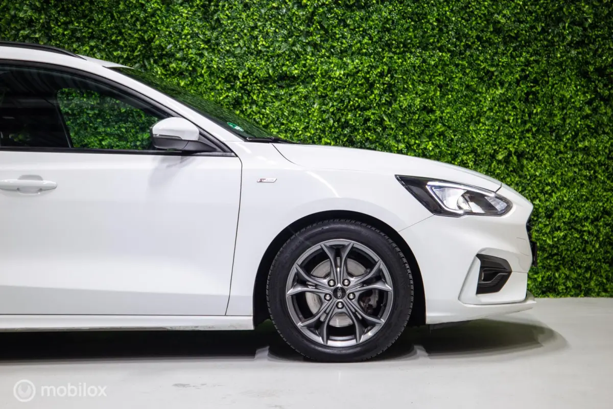 1.5 EcoB ST-Line|Winterpack|PDC|Carplay|