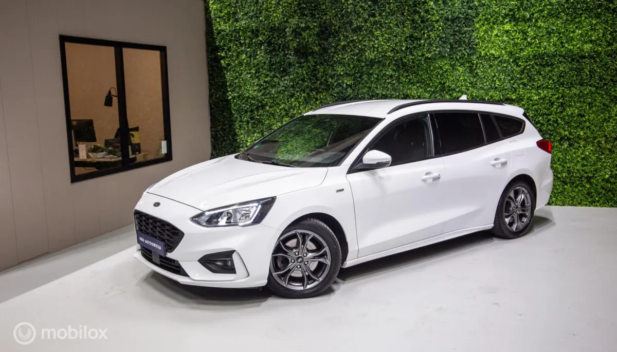 1.5 EcoB ST-Line|Winterpack|PDC|Carplay|