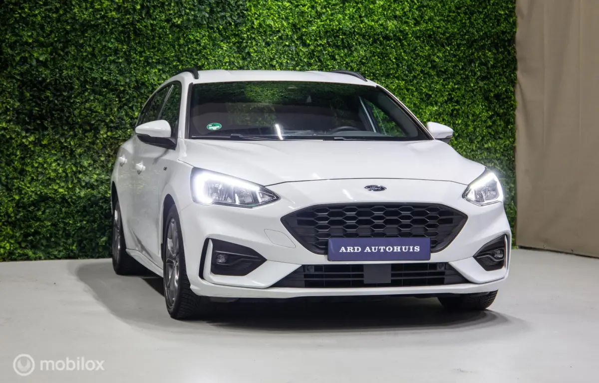 1.5 EcoB ST-Line|Winterpack|PDC|Carplay|