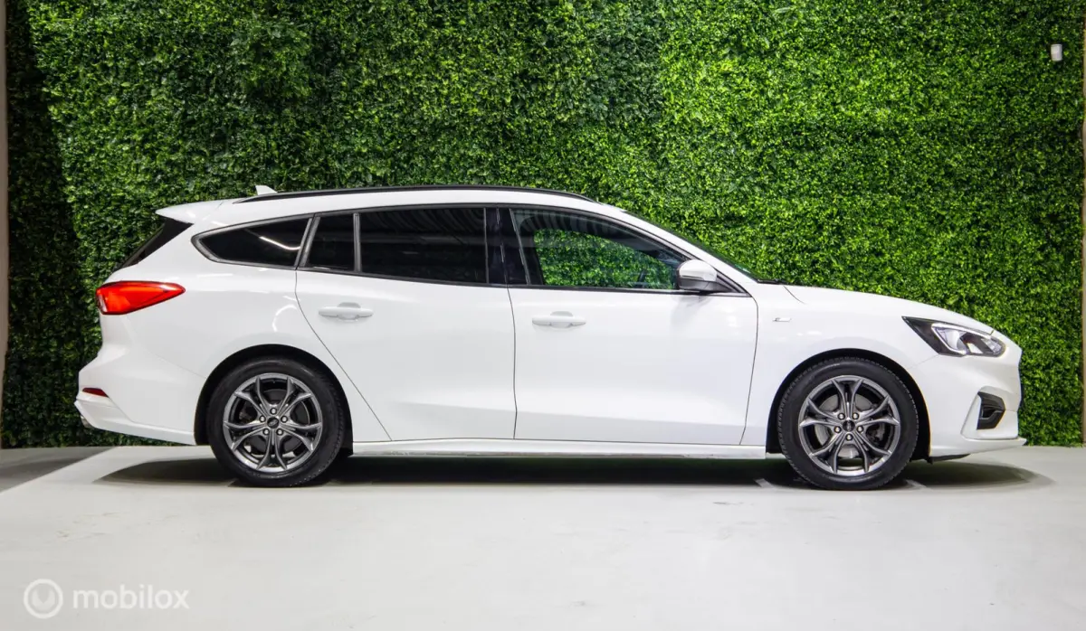 1.5 EcoB ST-Line|Winterpack|PDC|Carplay|