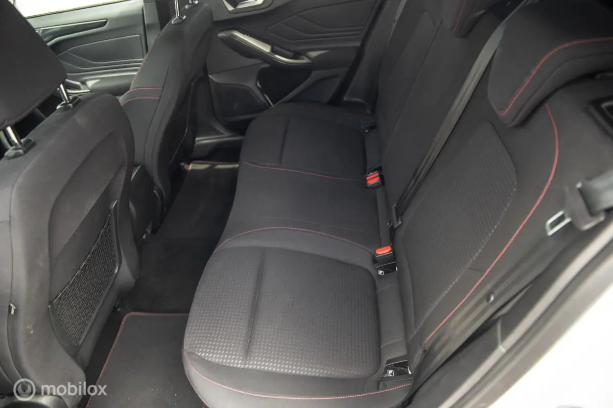 1.5 EcoB ST-Line|Winterpack|PDC|Carplay|