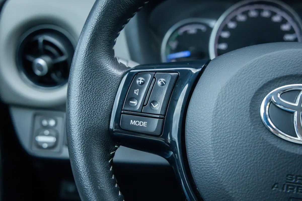 1.5 Hybrid Active | Camera | Cruise control | LM velgen | Airco | Clima | Achteruitrijcamera | Airco (automatisch) | Cruise control