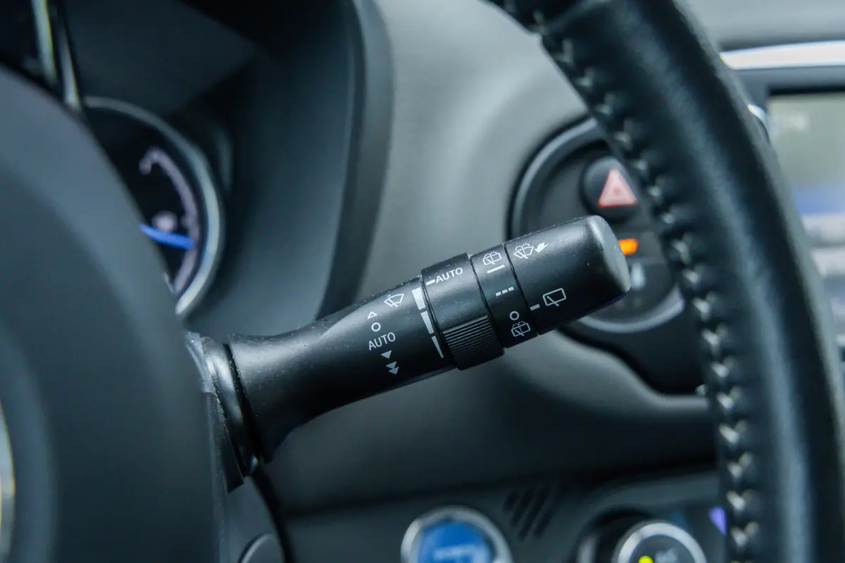 1.5 Hybrid Active | Camera | Cruise control | LM velgen | Airco | Clima | Achteruitrijcamera | Airco (automatisch) | Cruise control