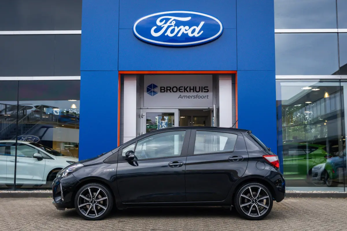 1.5 Hybrid Active | Camera | Cruise control | LM velgen | Airco | Clima | Achteruitrijcamera | Airco (automatisch) | Cruise control