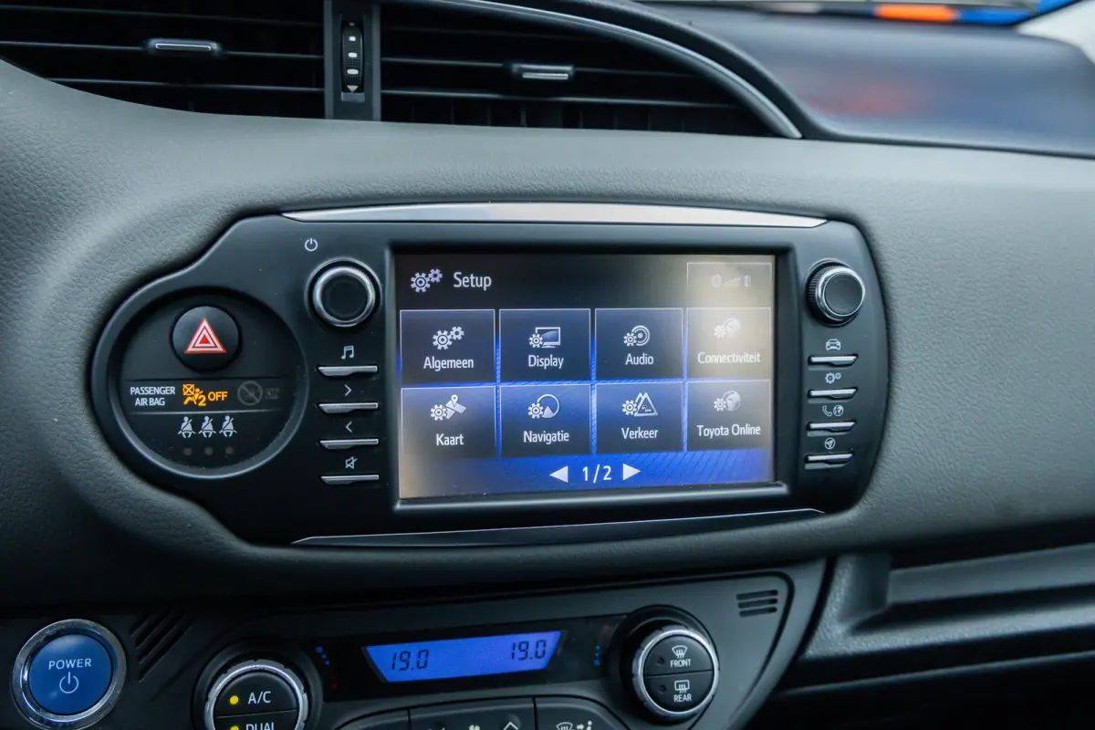 1.5 Hybrid Active | Camera | Cruise control | LM velgen | Airco | Clima | Achteruitrijcamera | Airco (automatisch) | Cruise control