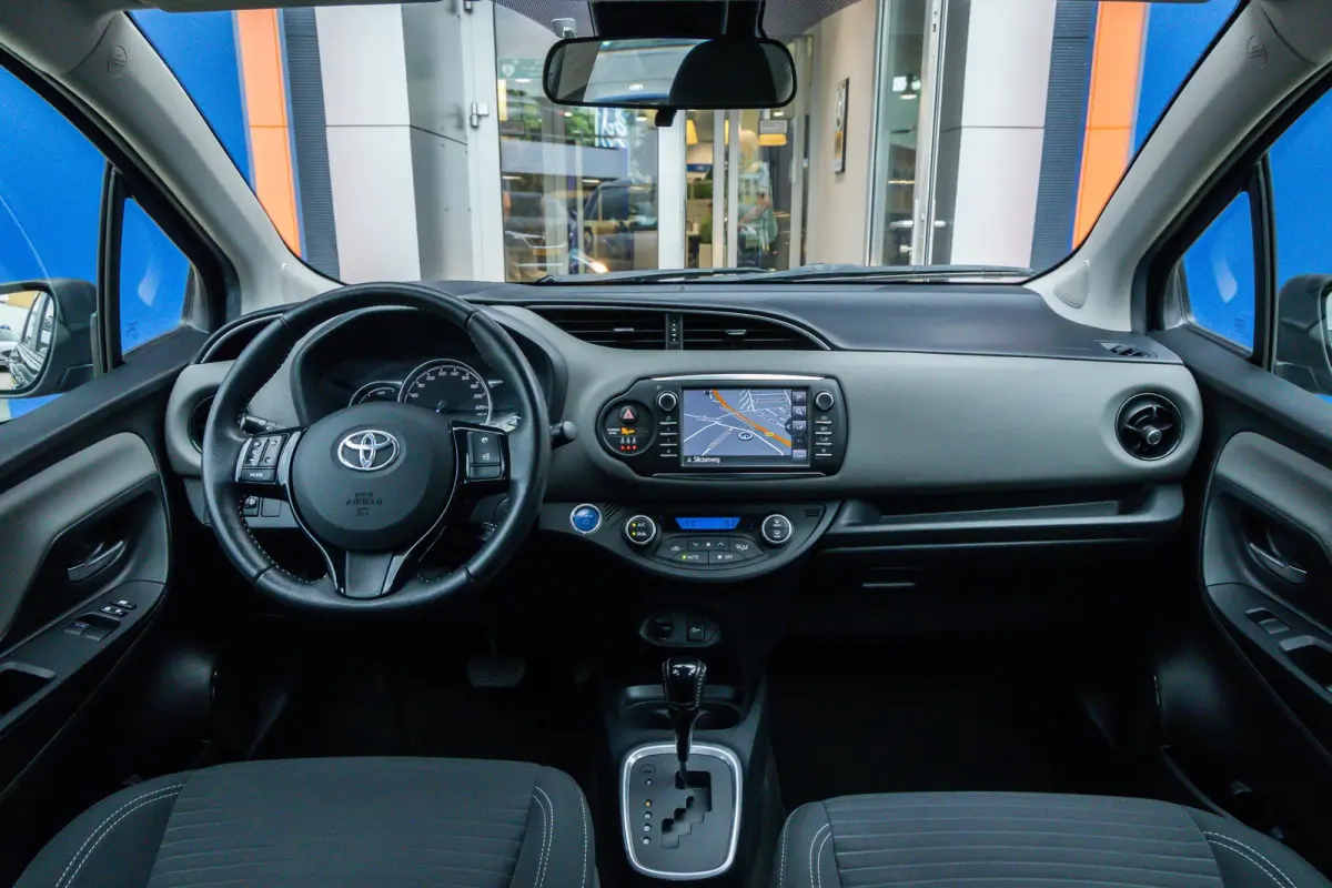 1.5 Hybrid Active | Camera | Cruise control | LM velgen | Airco | Clima | Achteruitrijcamera | Airco (automatisch) | Cruise control