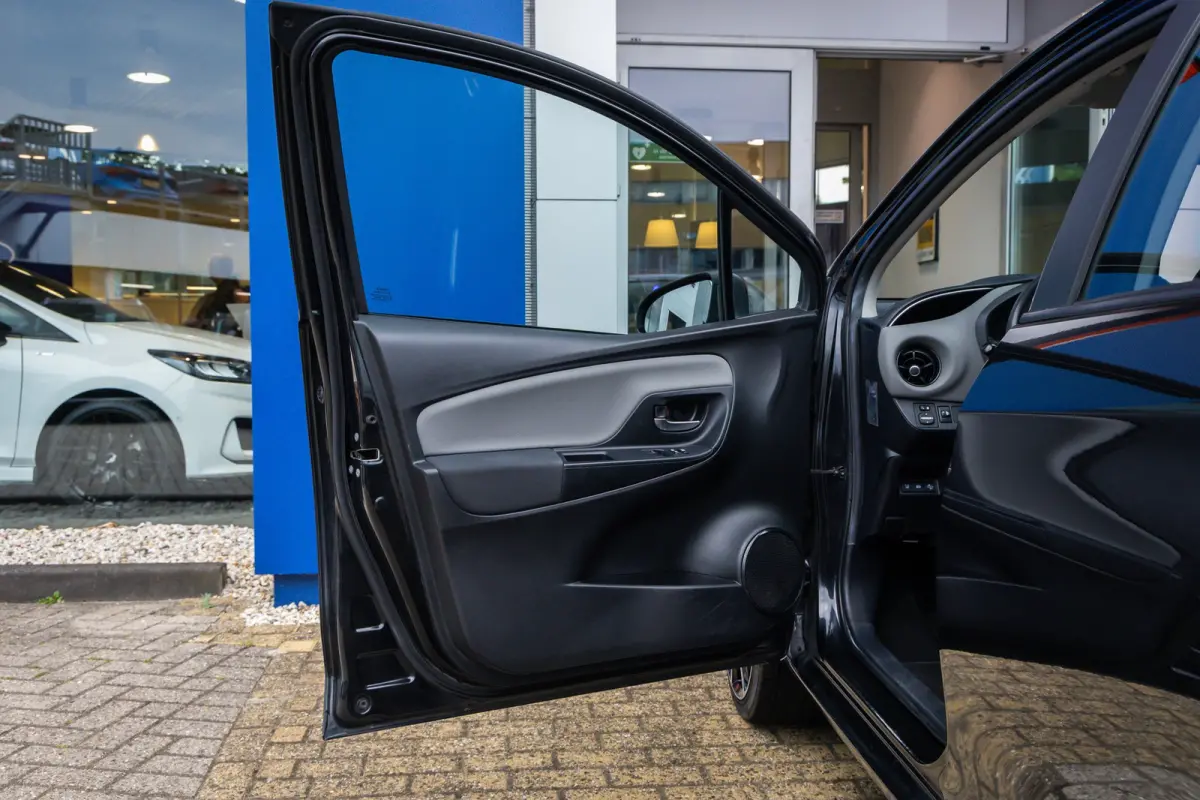 1.5 Hybrid Active | Camera | Cruise control | LM velgen | Airco | Clima | Achteruitrijcamera | Airco (automatisch) | Cruise control