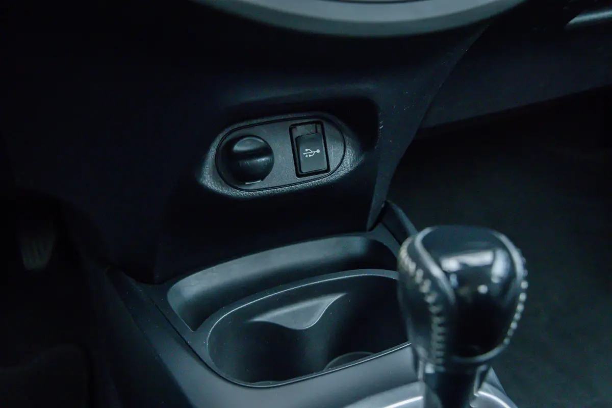 1.5 Hybrid Active | Camera | Cruise control | LM velgen | Airco | Clima | Achteruitrijcamera | Airco (automatisch) | Cruise control