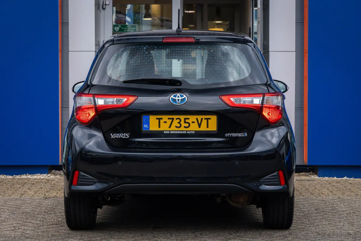 1.5 Hybrid Active | Camera | Cruise control | LM velgen | Airco | Clima | Achteruitrijcamera | Airco (automatisch) | Cruise control