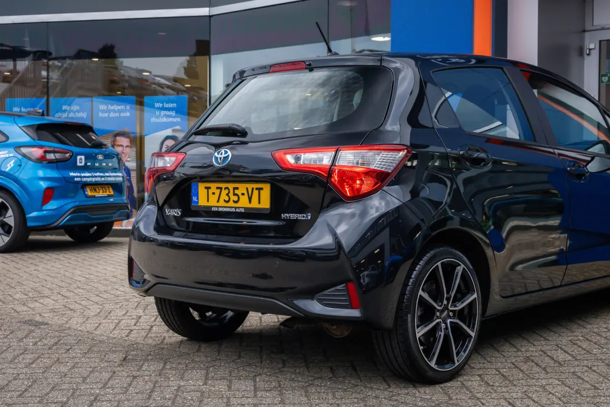 1.5 Hybrid Active | Camera | Cruise control | LM velgen | Airco | Clima | Achteruitrijcamera | Airco (automatisch) | Cruise control