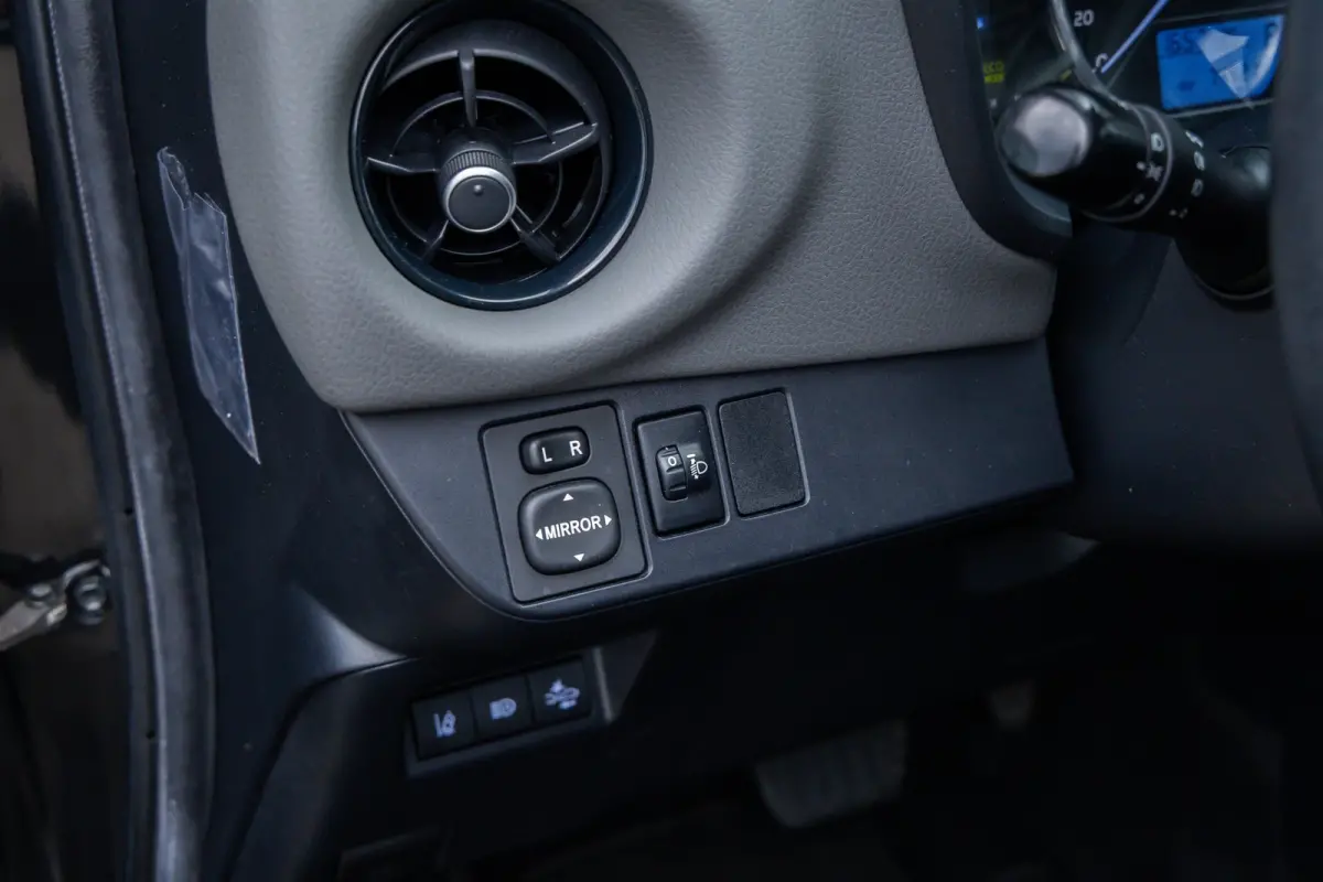1.5 Hybrid Active | Camera | Cruise control | LM velgen | Airco | Clima | Achteruitrijcamera | Airco (automatisch) | Cruise control