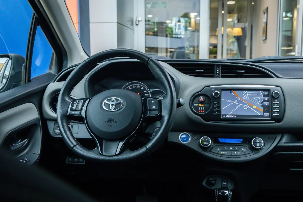1.5 Hybrid Active | Camera | Cruise control | LM velgen | Airco | Clima | Achteruitrijcamera | Airco (automatisch) | Cruise control