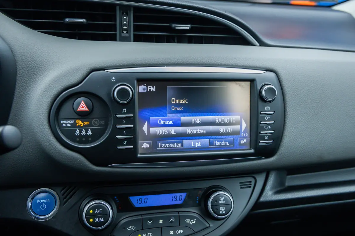 1.5 Hybrid Active | Camera | Cruise control | LM velgen | Airco | Clima | Achteruitrijcamera | Airco (automatisch) | Cruise control
