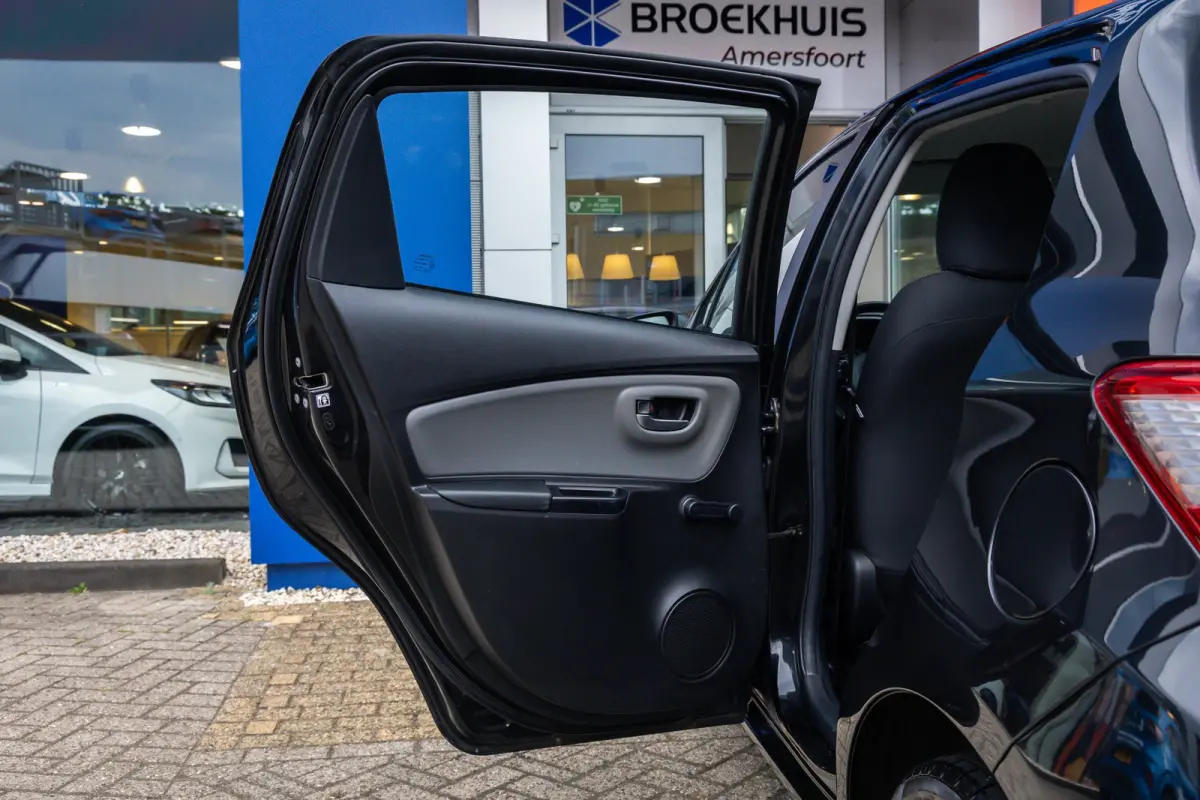 1.5 Hybrid Active | Camera | Cruise control | LM velgen | Airco | Clima | Achteruitrijcamera | Airco (automatisch) | Cruise control