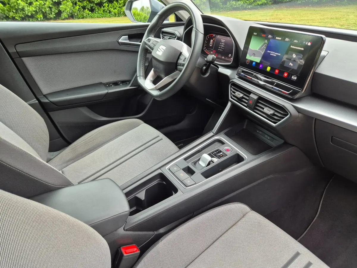 1.0 eTSI Style Business Intense - Digitaal dashboard - Navi - Camera - CarPlay - Cruise