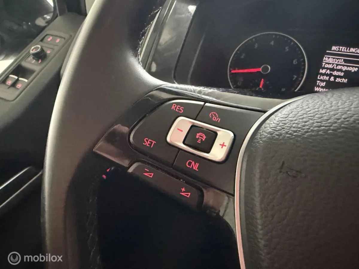 Multivan 2.0 TSI Comfortline ADAPTIVE CRUISE/CARPLAY/XENON