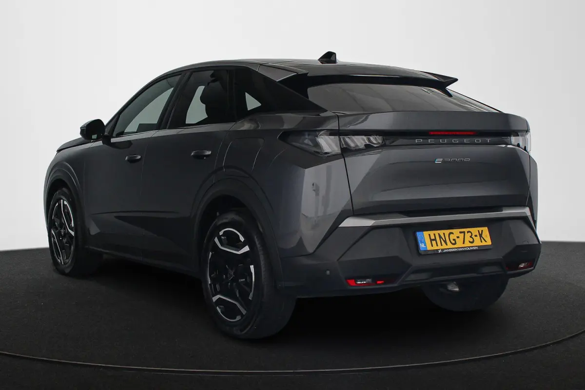 Allure Avantage 210 73 kWh Achteruitrijcamera Keyless Apple Carplay 19"