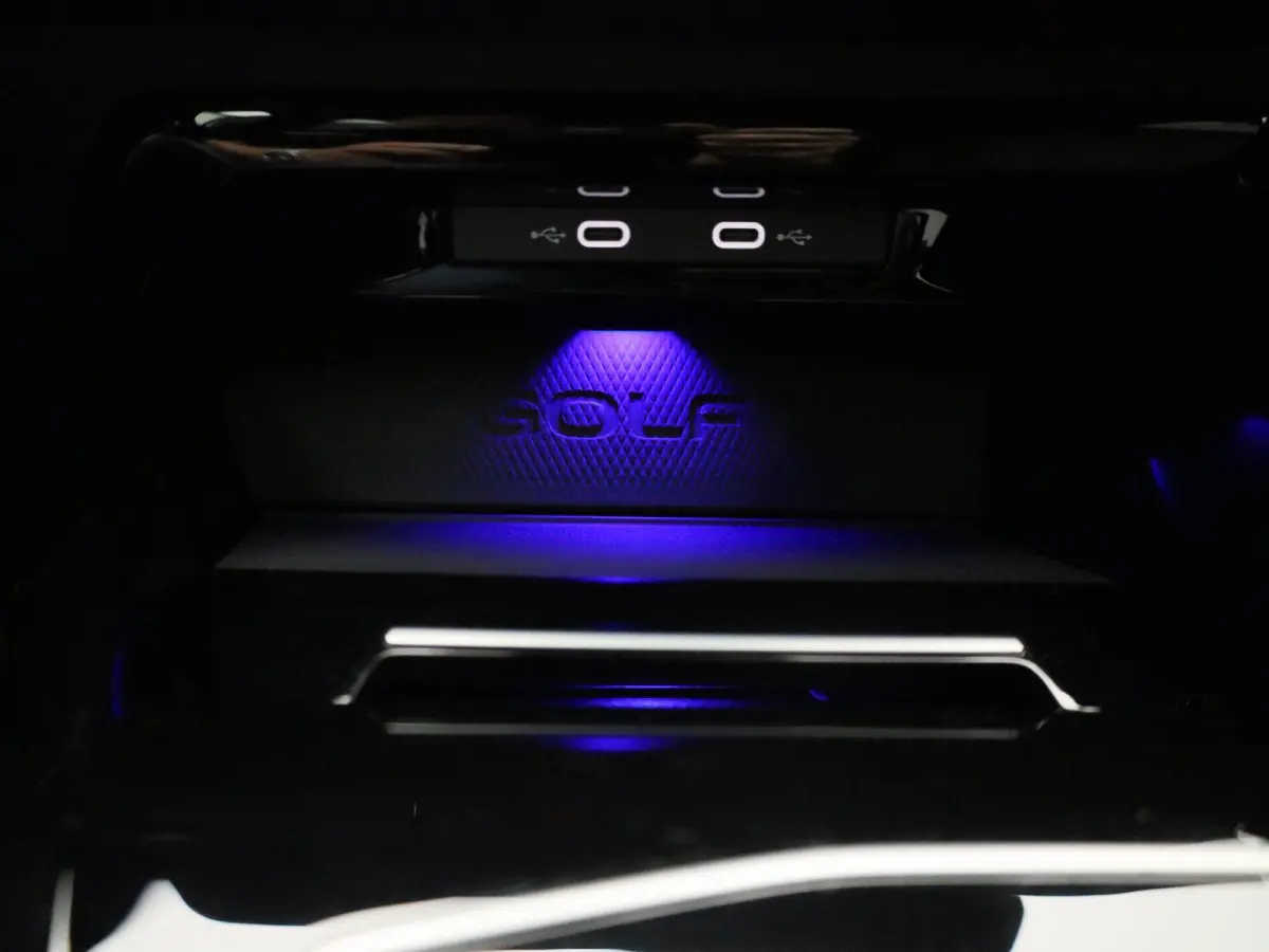 1.5 eHybrid GTE 272 PK| Origineel Nederlands | 1e Eigenaar | Navigatie | LED Matrix | Achteruitrijcamera | Stoelverwarming | Stuurwielverwarming | Black Style