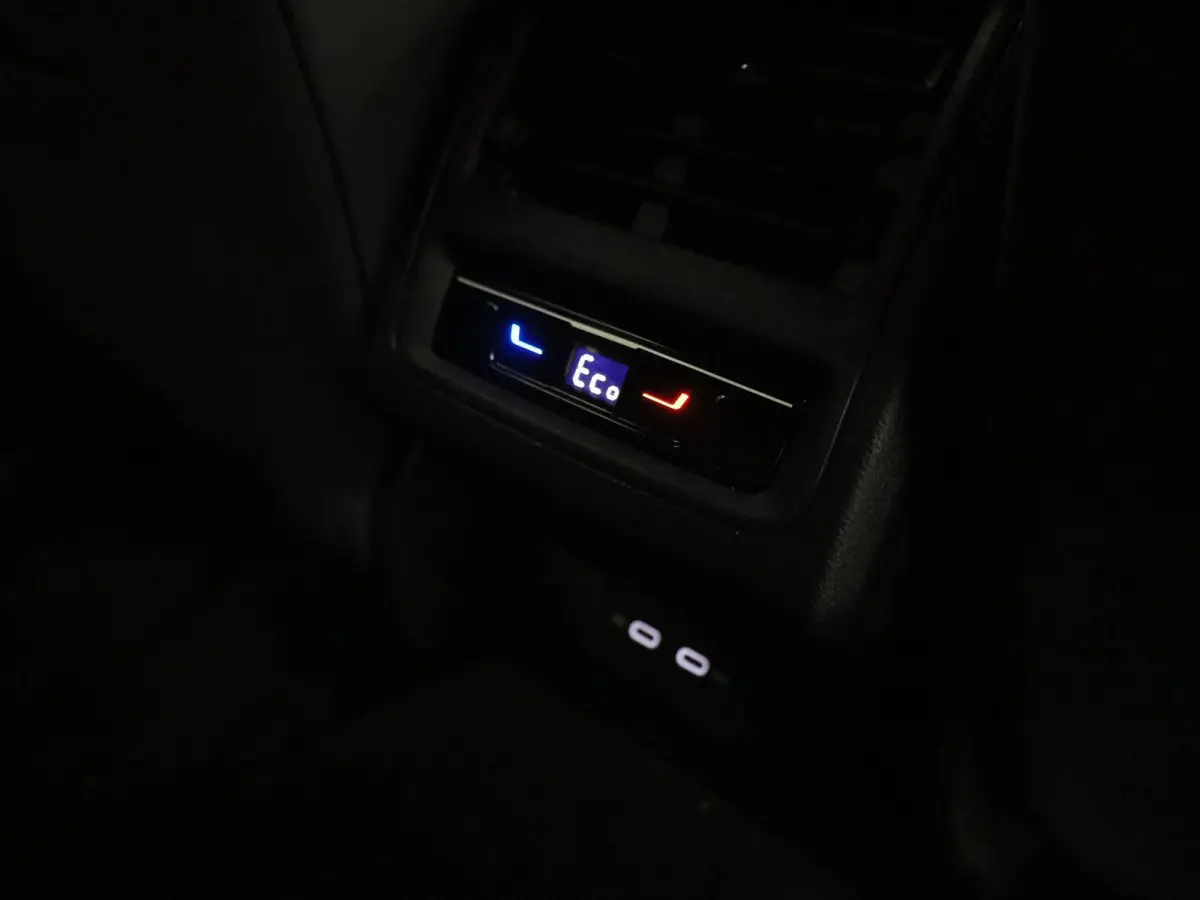1.5 eHybrid GTE 272 PK| Origineel Nederlands | 1e Eigenaar | Navigatie | LED Matrix | Achteruitrijcamera | Stoelverwarming | Stuurwielverwarming | Black Style
