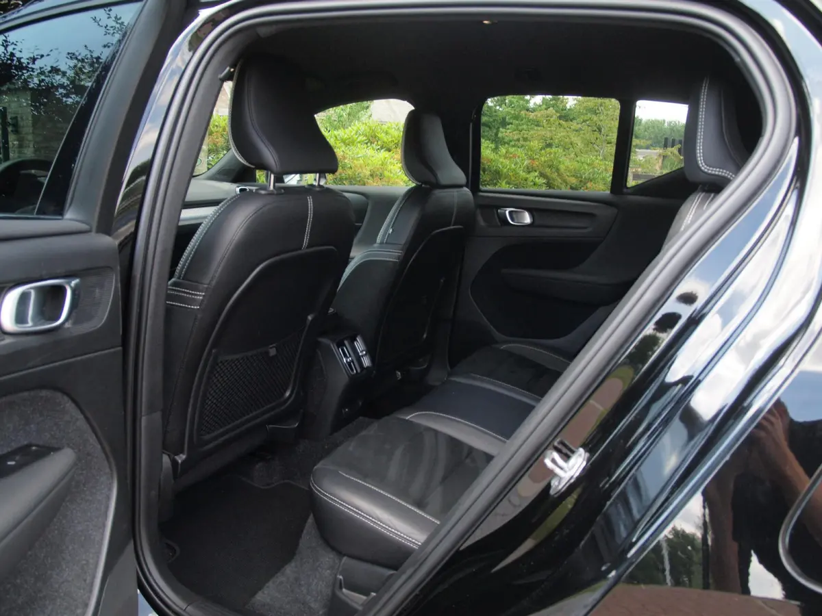 P8 AWD R-Design | SOH 91% | Trekhaak | Parkeersensoren | Apple Carplay | Cruise Control | NL-Auto |