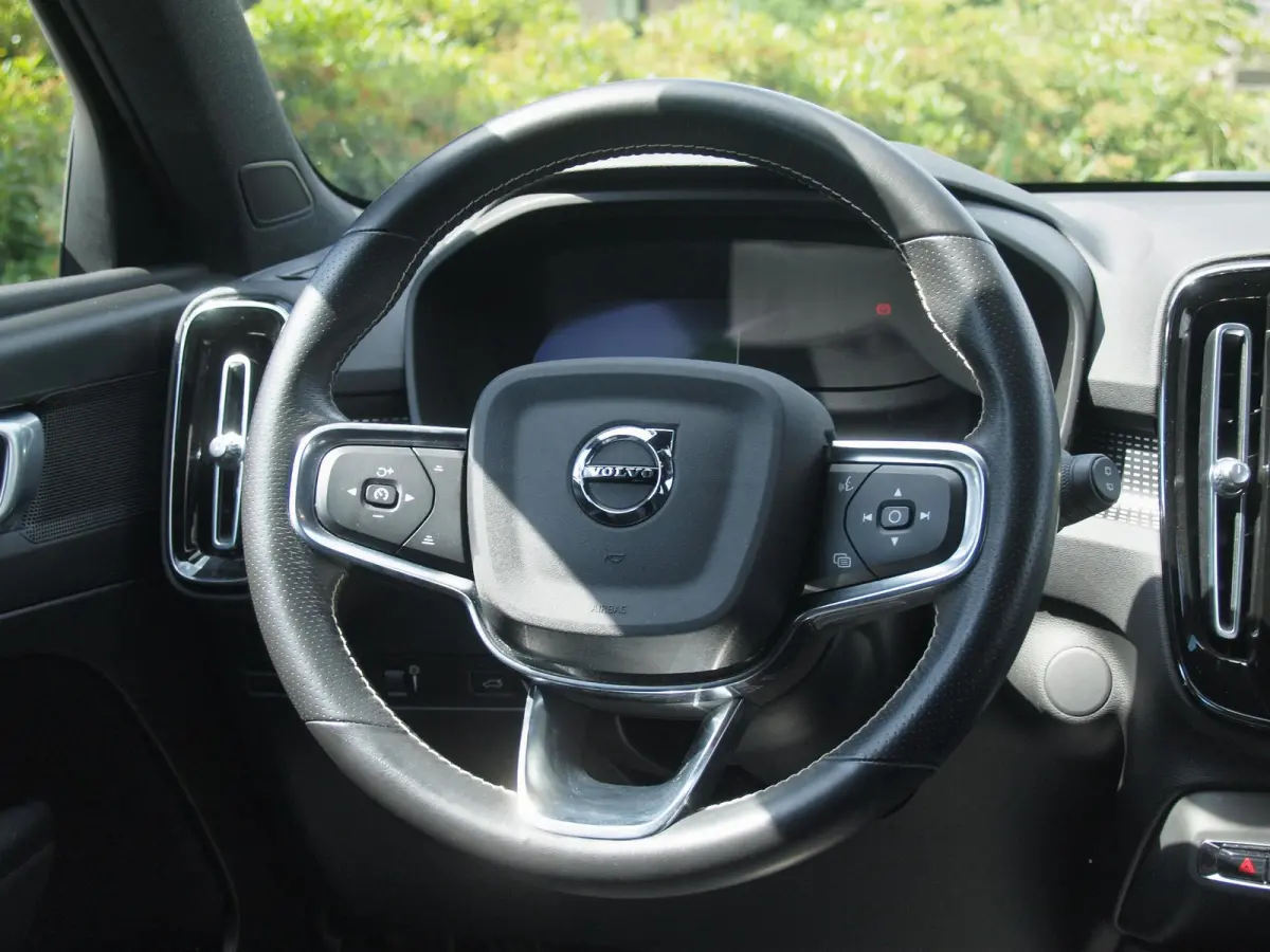 P8 AWD R-Design | SOH 91% | Trekhaak | Parkeersensoren | Apple Carplay | Cruise Control | NL-Auto |