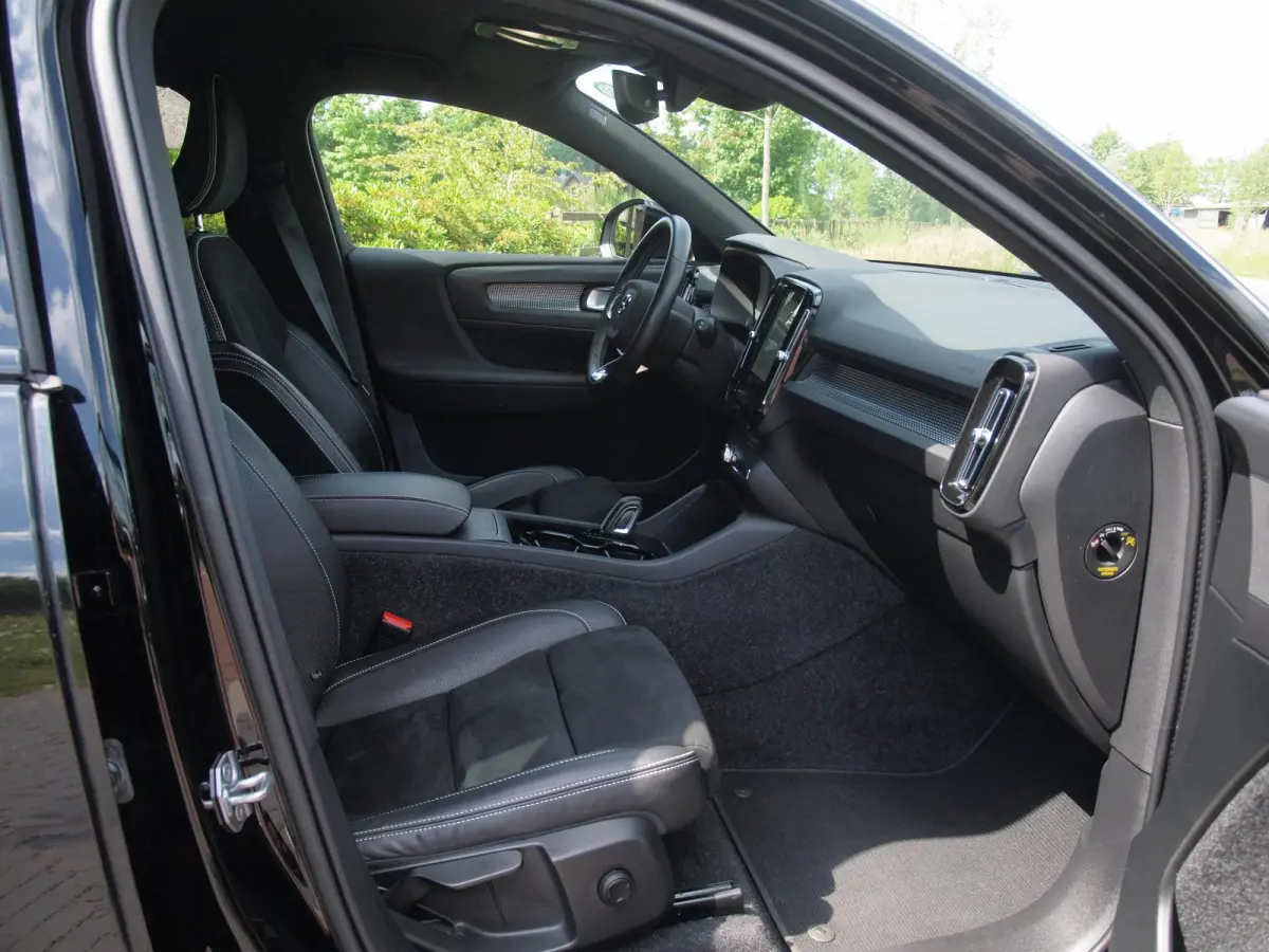 P8 AWD R-Design | SOH 91% | Trekhaak | Parkeersensoren | Apple Carplay | Cruise Control | NL-Auto |