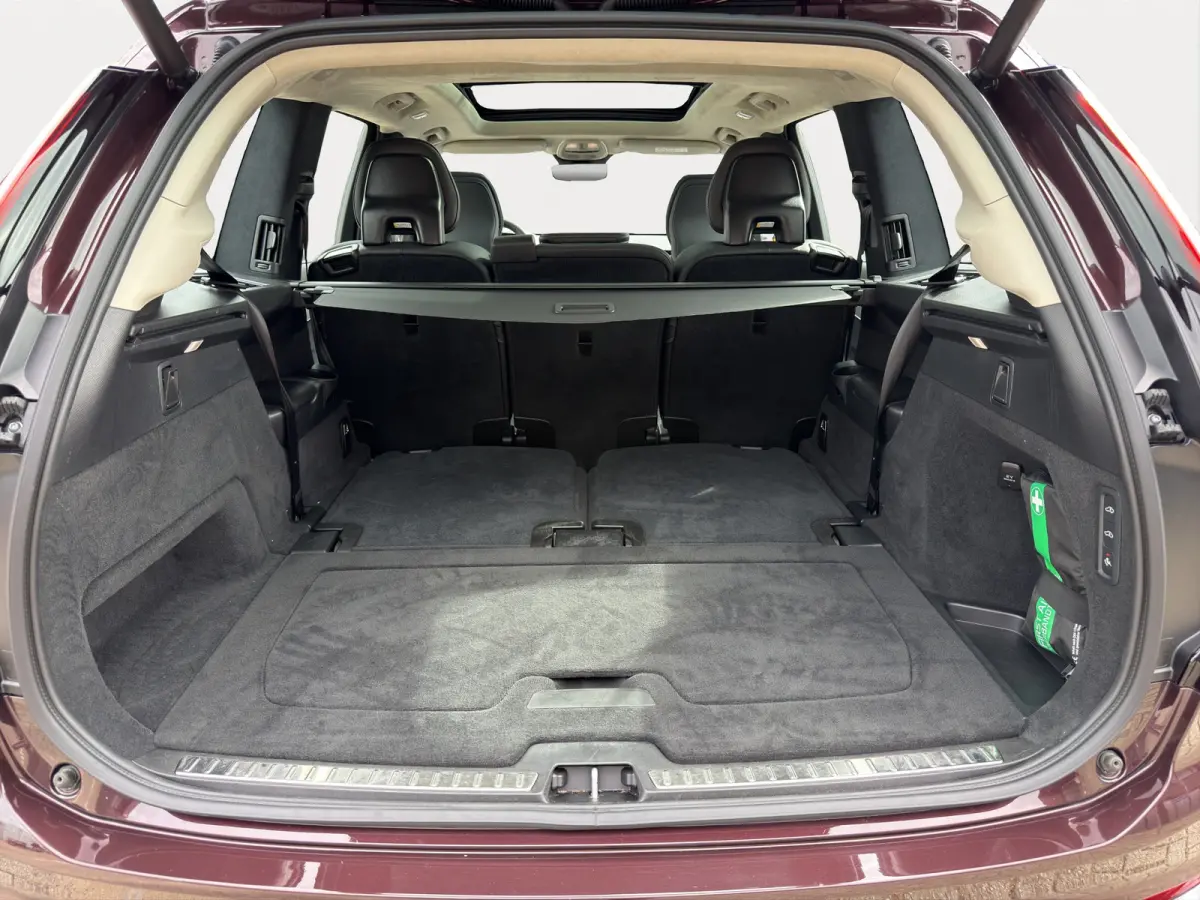 T8 Plug-in hybrid AWD Ultra Dark | Trekhaak | Luchtvering | Massage + Ventilatie | Audio High End | Gelaagde ruiten |