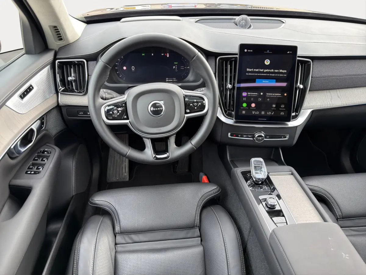 T8 Plug-in hybrid AWD Ultra Dark | Trekhaak | Luchtvering | Massage + Ventilatie | Audio High End | Gelaagde ruiten |