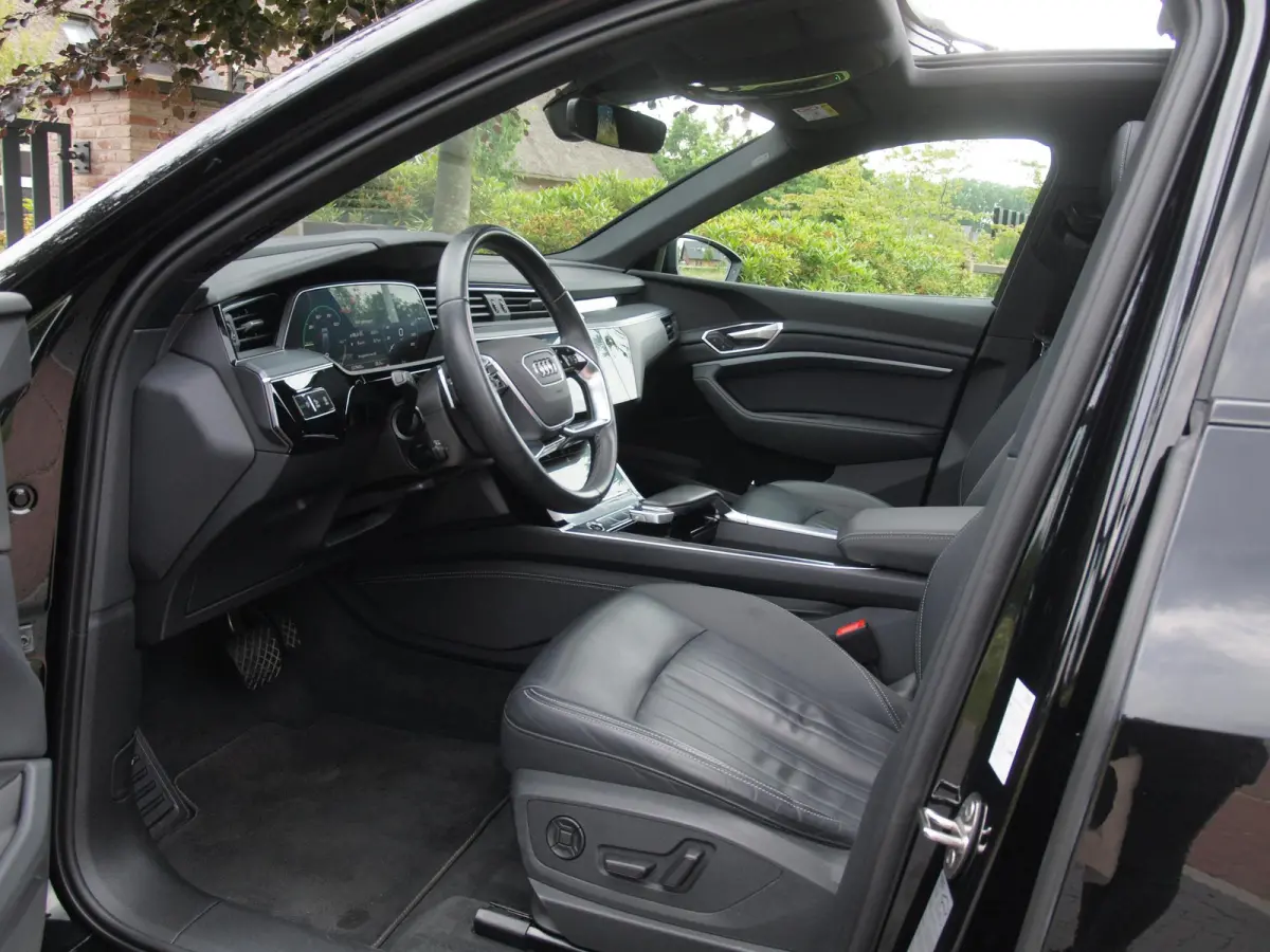 55 quattro Advanced edition Plus 95 kWh | SOH 90% | Panoramadak | Camera | ACC | Apple Carplay | Memory stoelen |