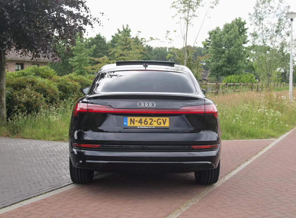 55 quattro Advanced edition Plus 95 kWh | SOH 90% | Panoramadak | Camera | ACC | Apple Carplay | Memory stoelen |