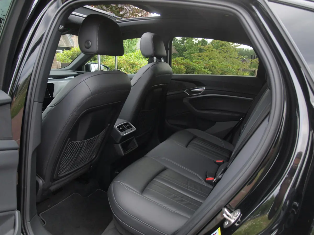 55 quattro Advanced edition Plus 95 kWh | SOH 90% | Panoramadak | Camera | ACC | Apple Carplay | Memory stoelen |