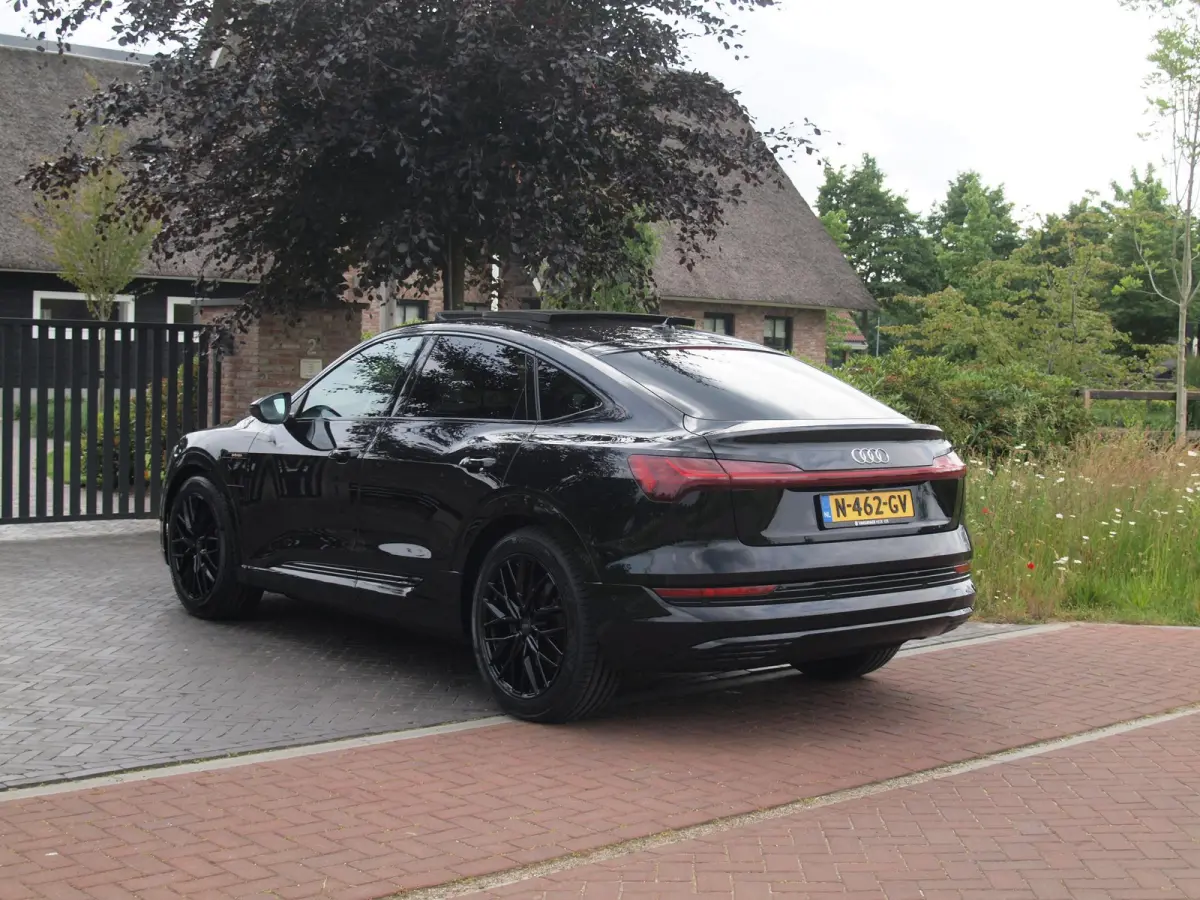 55 quattro Advanced edition Plus 95 kWh | SOH 90% | Panoramadak | Camera | ACC | Apple Carplay | Memory stoelen |