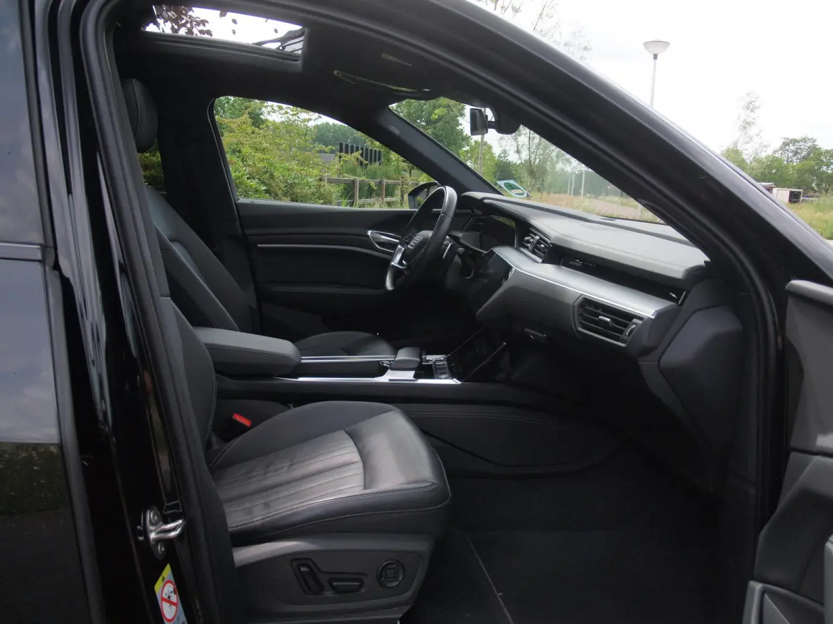 55 quattro Advanced edition Plus 95 kWh | SOH 90% | Panoramadak | Camera | ACC | Apple Carplay | Memory stoelen |