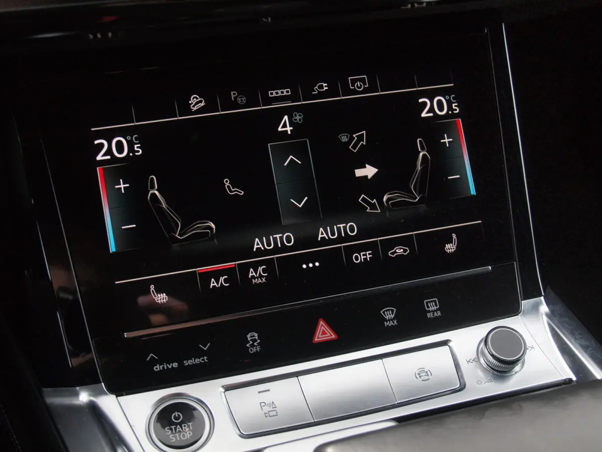 55 quattro Advanced edition Plus 95 kWh | SOH 90% | Panoramadak | Camera | ACC | Apple Carplay | Memory stoelen |