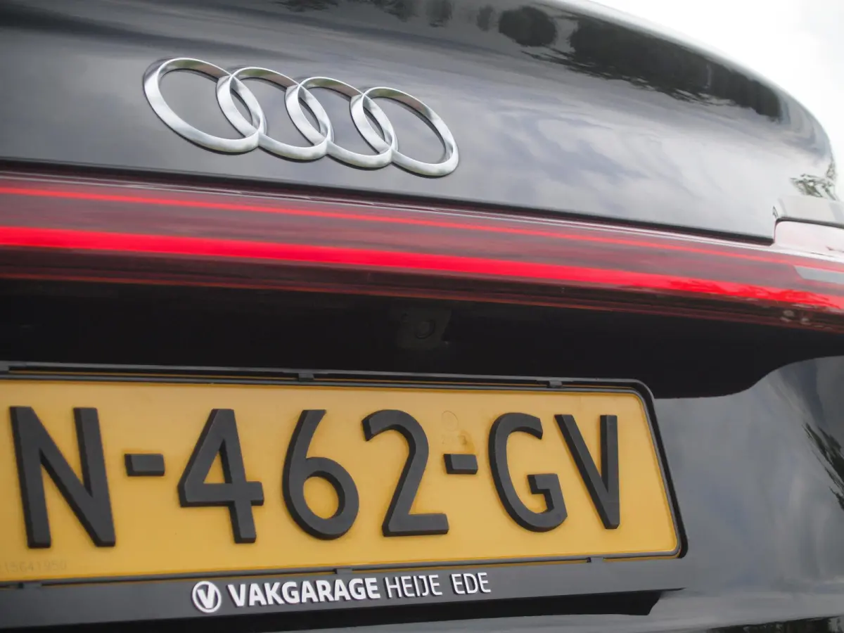 55 quattro Advanced edition Plus 95 kWh | SOH 90% | Panoramadak | Camera | ACC | Apple Carplay | Memory stoelen |