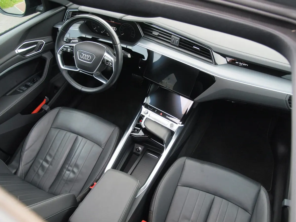 55 quattro Advanced edition Plus 95 kWh | SOH 90% | Panoramadak | Camera | ACC | Apple Carplay | Memory stoelen |