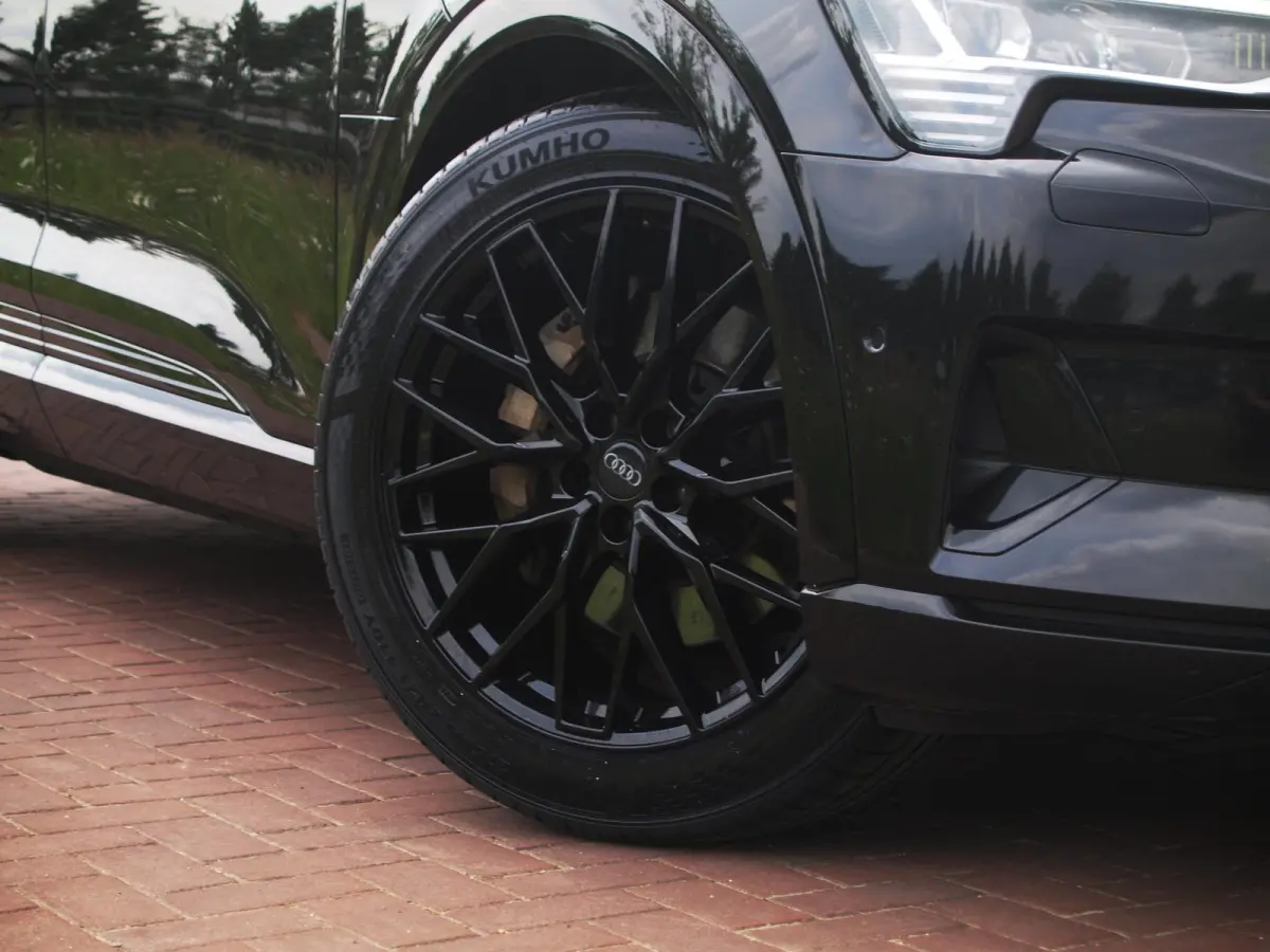 55 quattro Advanced edition Plus 95 kWh | SOH 90% | Panoramadak | Camera | ACC | Apple Carplay | Memory stoelen |