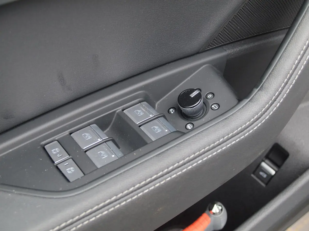 55 quattro Advanced edition Plus 95 kWh | SOH 90% | Panoramadak | Camera | ACC | Apple Carplay | Memory stoelen |