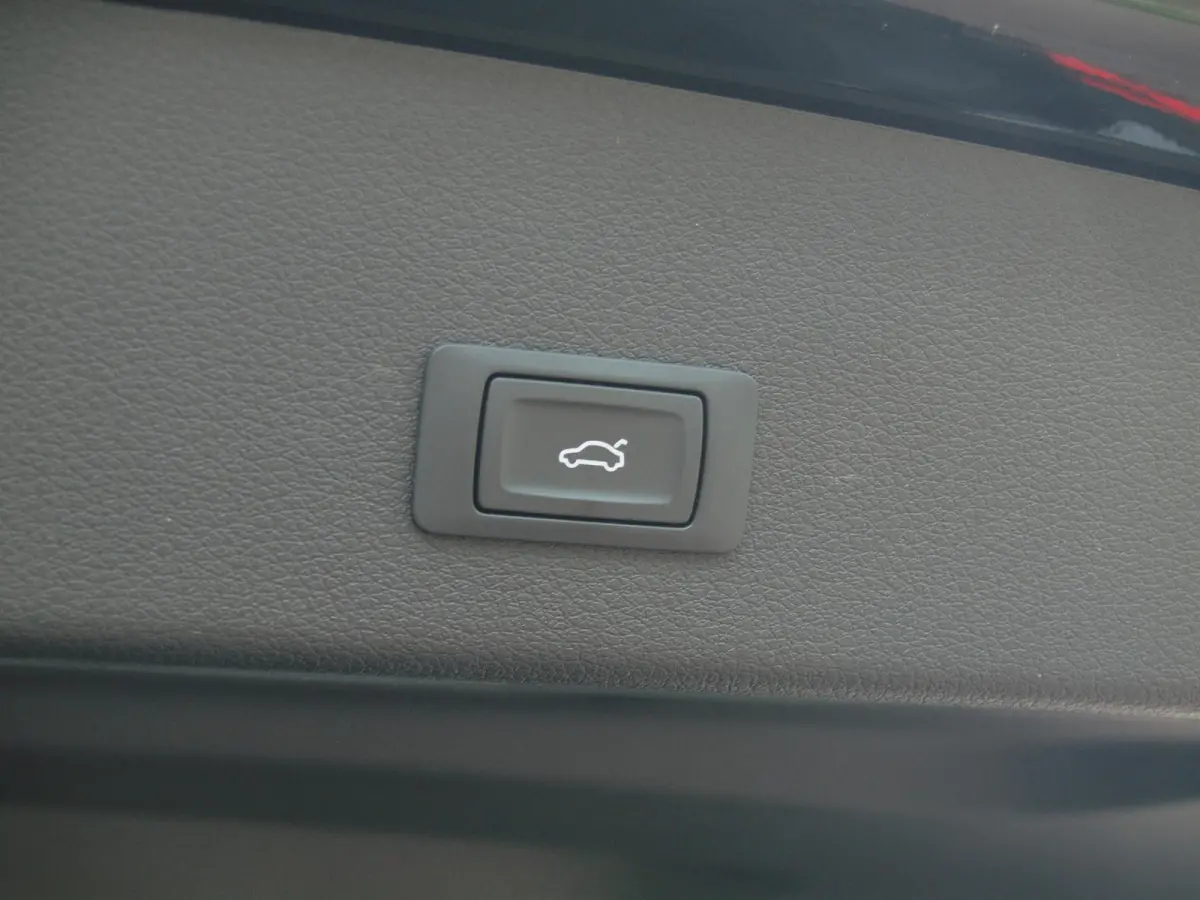 55 quattro Advanced edition Plus 95 kWh | SOH 90% | Panoramadak | Camera | ACC | Apple Carplay | Memory stoelen |