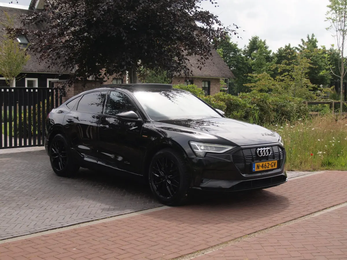 55 quattro Advanced edition Plus 95 kWh | SOH 90% | Panoramadak | Camera | ACC | Apple Carplay | Memory stoelen |
