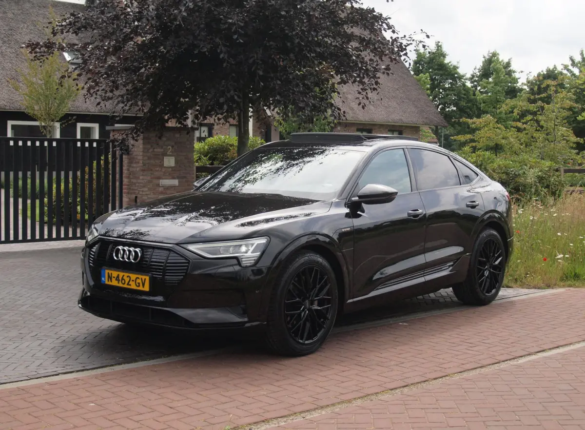 55 quattro Advanced edition Plus 95 kWh | SOH 90% | Panoramadak | Camera | ACC | Apple Carplay | Memory stoelen |