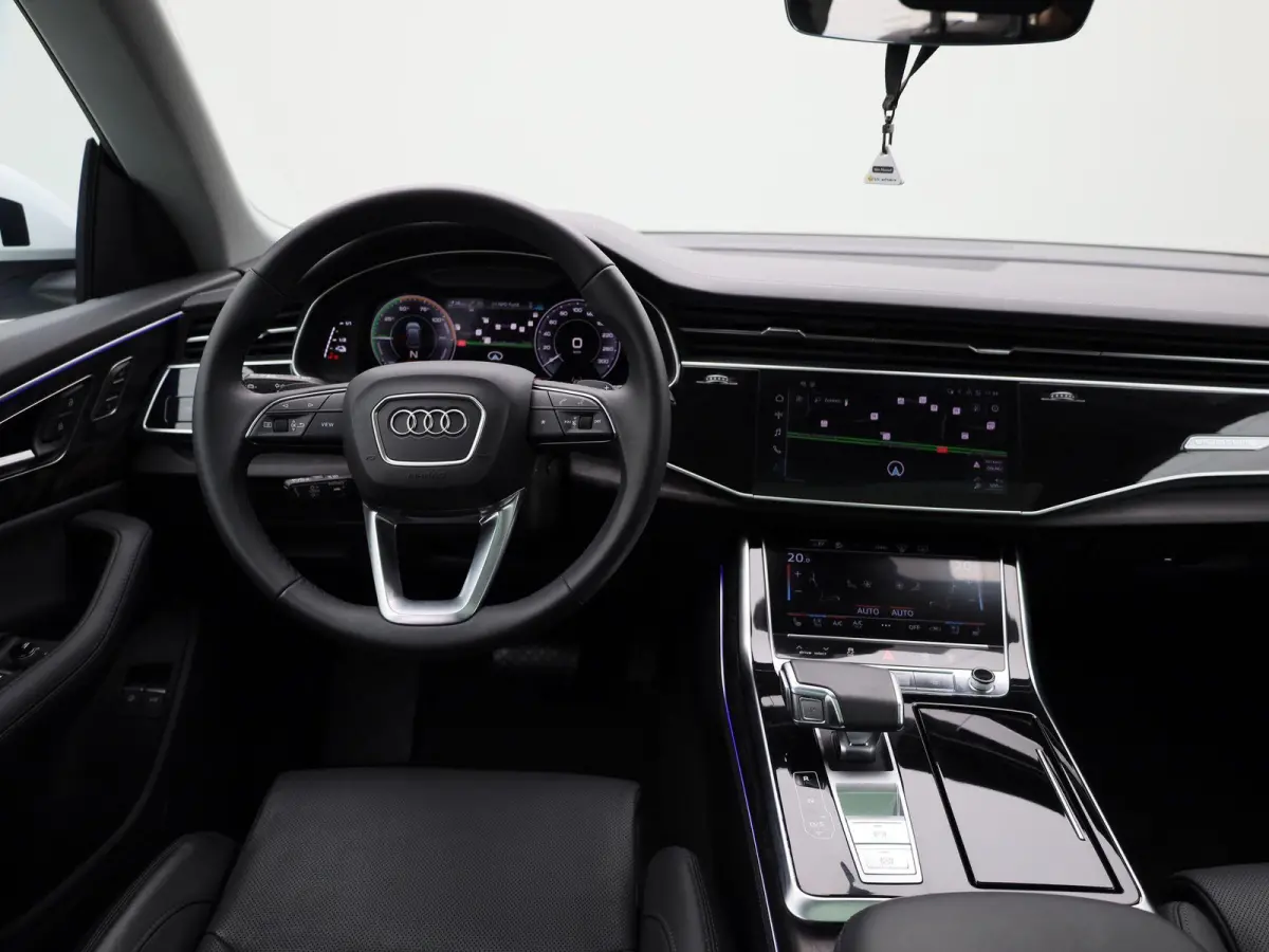 55 TFSI e quattro Pro Line l Adaptive cruise control l 360 camera l Head-up display l Dodehoek detectie l Bang & Olufsen l Luchtvering l Trekhaak l Optiekpakket zwart l Apple Carplay / Andro