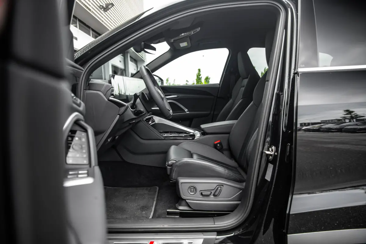 2.0 TFSI e-hybrid quattro S edition Competition | Trekhaak | Achteruitrijcamera | Stoelverwarming | Elektrische Stoelen | | Trekhaak | Achteruitrijcamera | Stoelverwarming | Elektrische Stoe