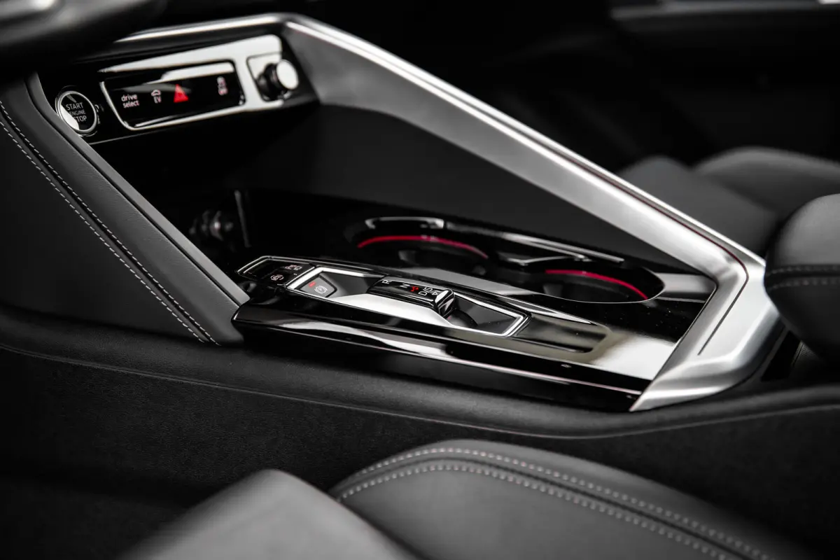 2.0 TFSI e-hybrid quattro S edition Competition | Trekhaak | Achteruitrijcamera | Stoelverwarming | Elektrische Stoelen | | Trekhaak | Achteruitrijcamera | Stoelverwarming | Elektrische Stoe
