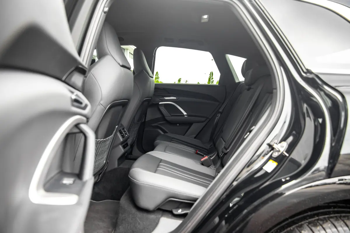 2.0 TFSI e-hybrid quattro S edition Competition | Trekhaak | Achteruitrijcamera | Stoelverwarming | Elektrische Stoelen | | Trekhaak | Achteruitrijcamera | Stoelverwarming | Elektrische Stoe
