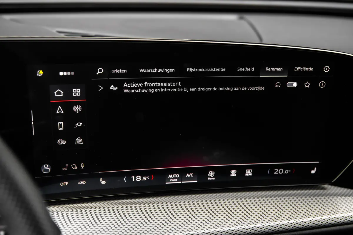 2.0 TFSI e-hybrid quattro S edition Competition | Trekhaak | Achteruitrijcamera | Stoelverwarming | Elektrische Stoelen | | Trekhaak | Achteruitrijcamera | Stoelverwarming | Elektrische Stoe