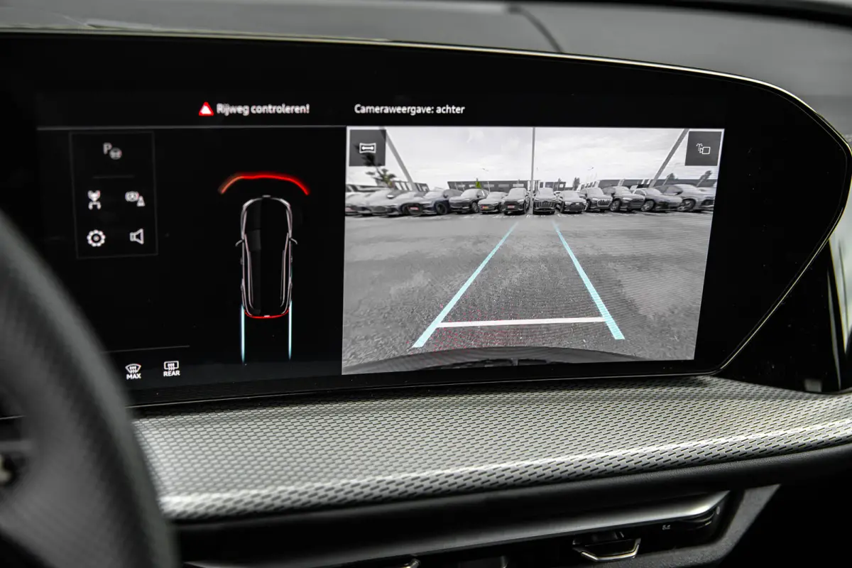 2.0 TFSI e-hybrid quattro S edition Competition | Trekhaak | Achteruitrijcamera | Stoelverwarming | Elektrische Stoelen | | Trekhaak | Achteruitrijcamera | Stoelverwarming | Elektrische Stoe