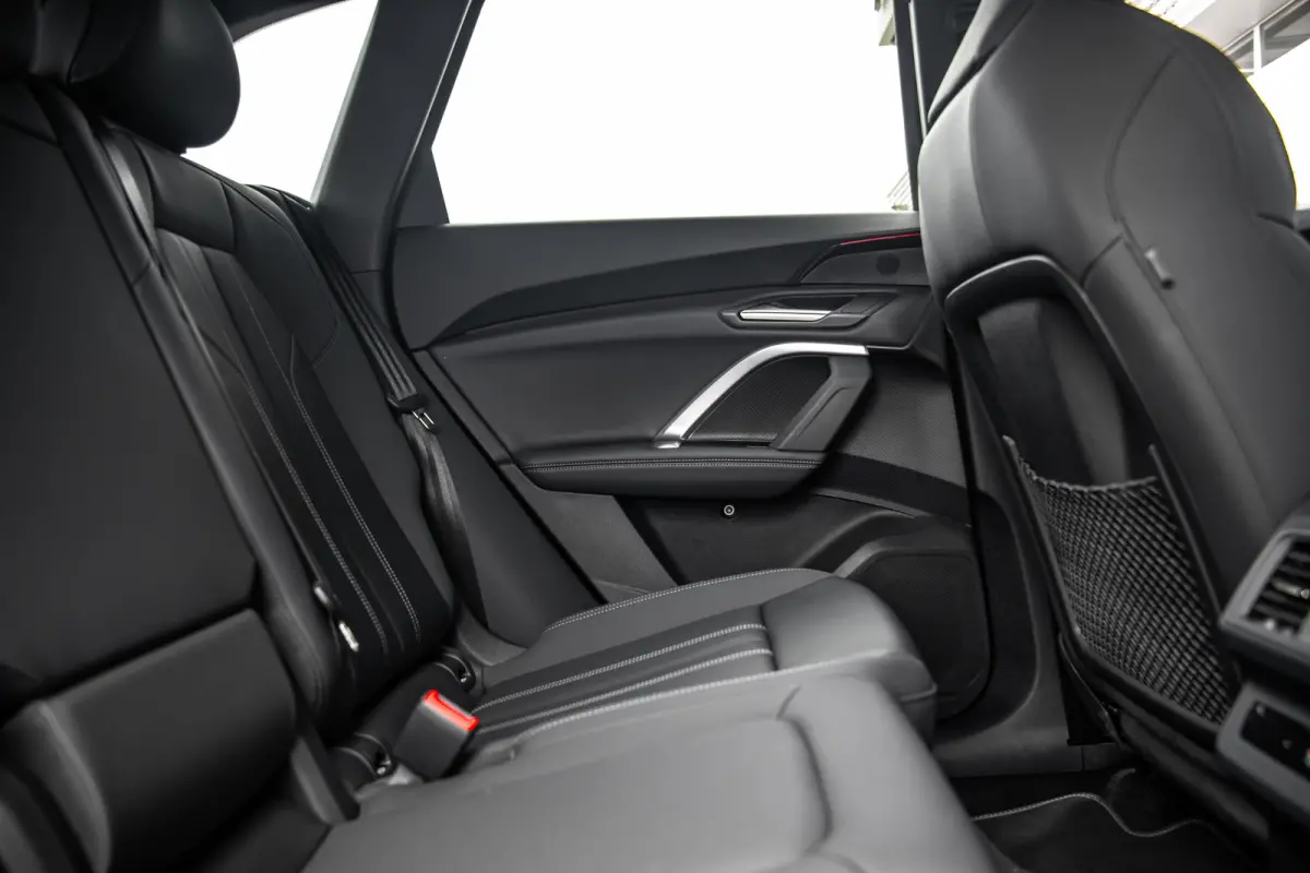 2.0 TFSI e-hybrid quattro S edition Competition | Trekhaak | Achteruitrijcamera | Stoelverwarming | Elektrische Stoelen | | Trekhaak | Achteruitrijcamera | Stoelverwarming | Elektrische Stoe